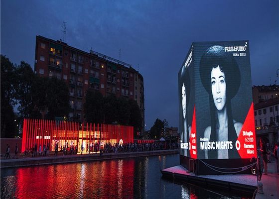 Wandmontiertes Festwerbe-LED-Display mit 960 x 960 mm Schrankgröße und Vollfarbe